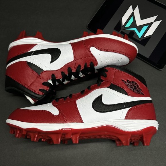 Nike Air Jordan 1 Alpha Menace Mid Chicago Football Cleats Men’s FJ6805-106 main image 4